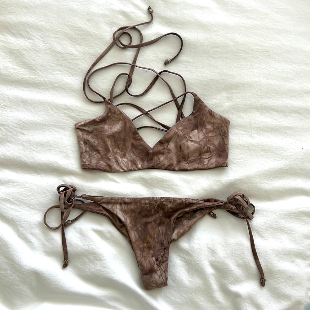 Articulate back strapped Bikini set!